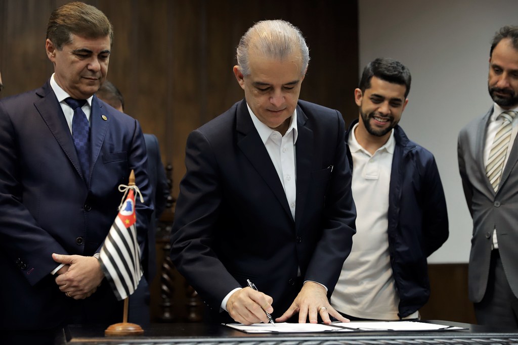 Consultar placa de veículo em Recife antes de assinar tudo